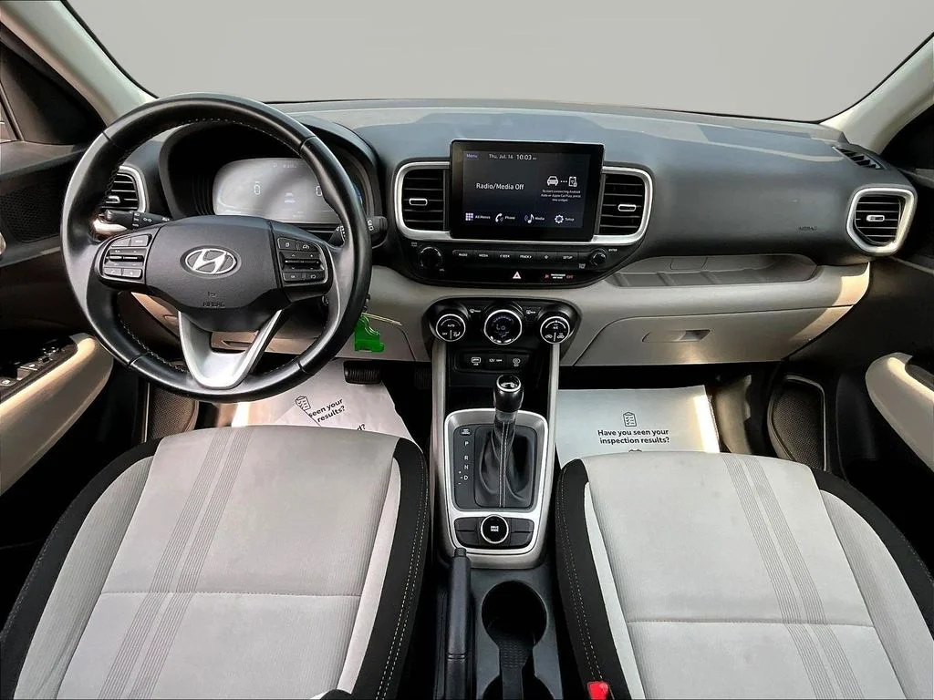 Used 2023 White Hyundai SEL image 7