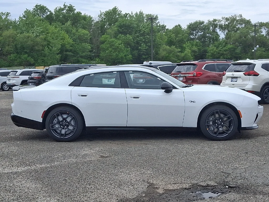 New 2026 White Knuckle Exterior Paint Dodge R/T image 9