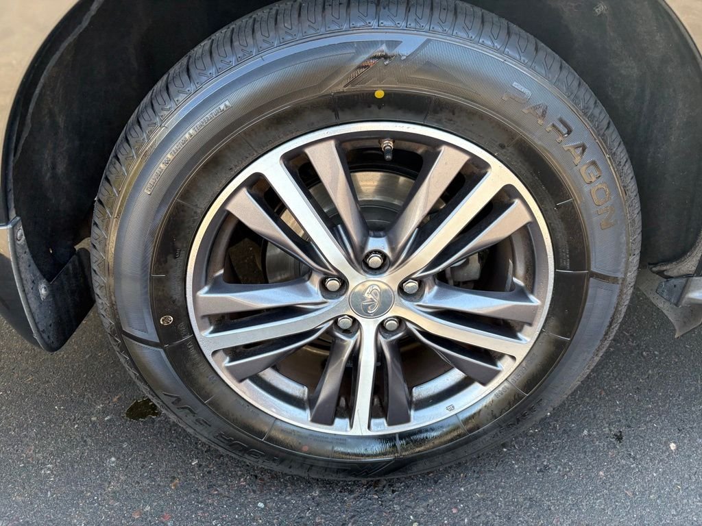 Used 2019 Black INFINITI LUXE image 4