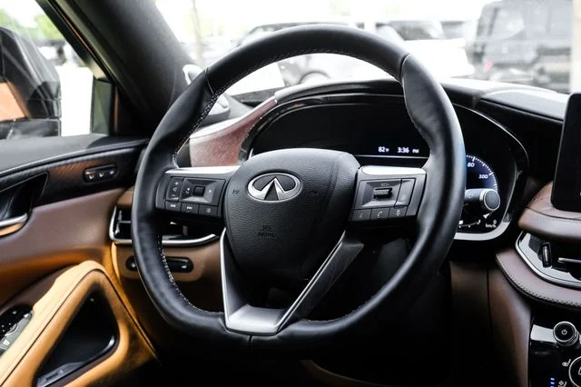 Used 2022 Black INFINITI Autograph image 21