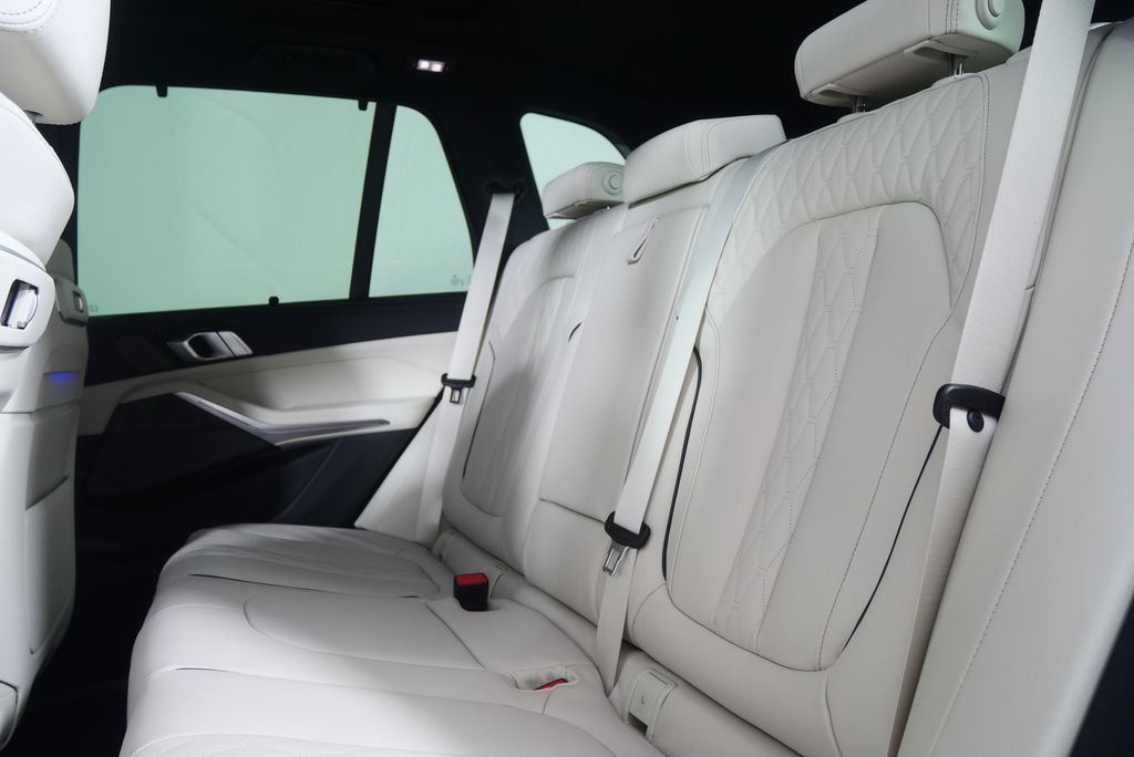 Used 2026 Black Sapphire Metallic BMW sDrive40i image 16