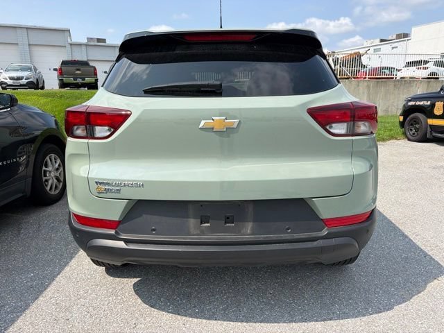 Used 2025 Green Chevrolet LS image 5