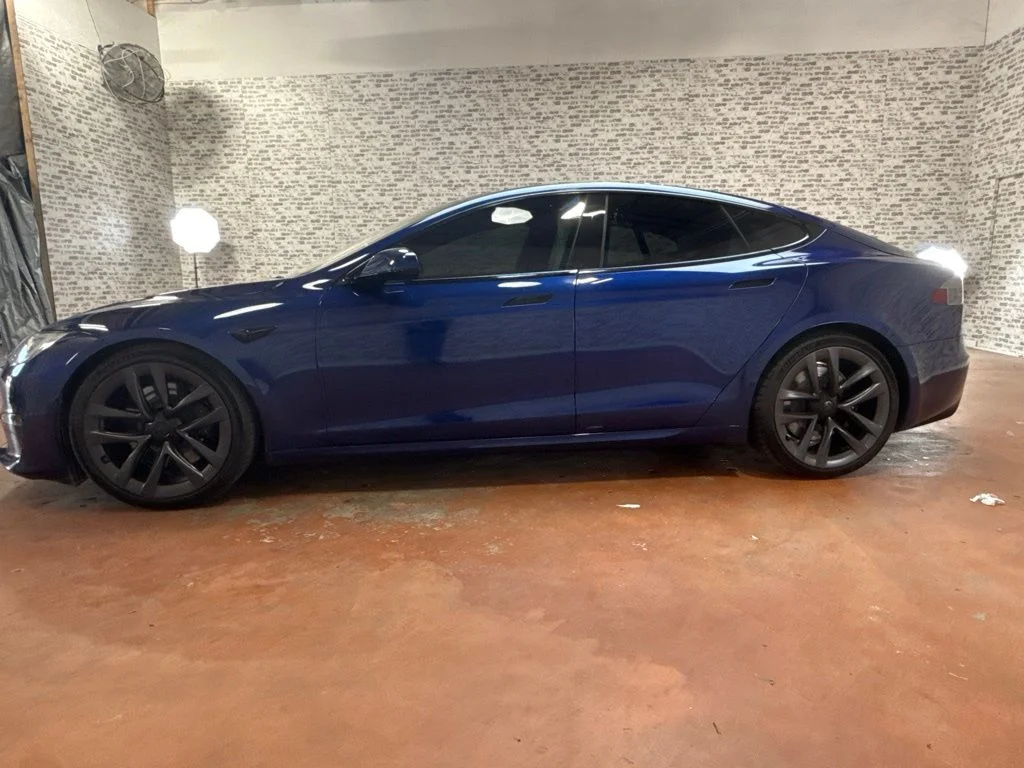 Used 2021 Deep Blue Metallic Tesla Plaid image 4