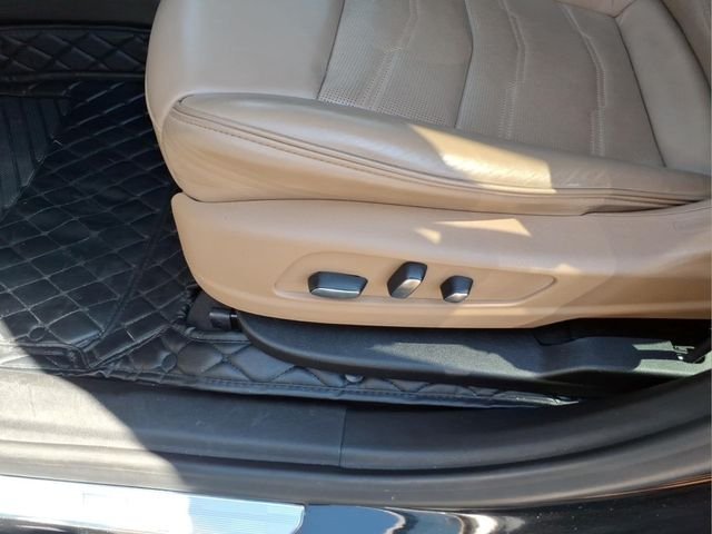 Used 2020 Black Cadillac Sport image 16
