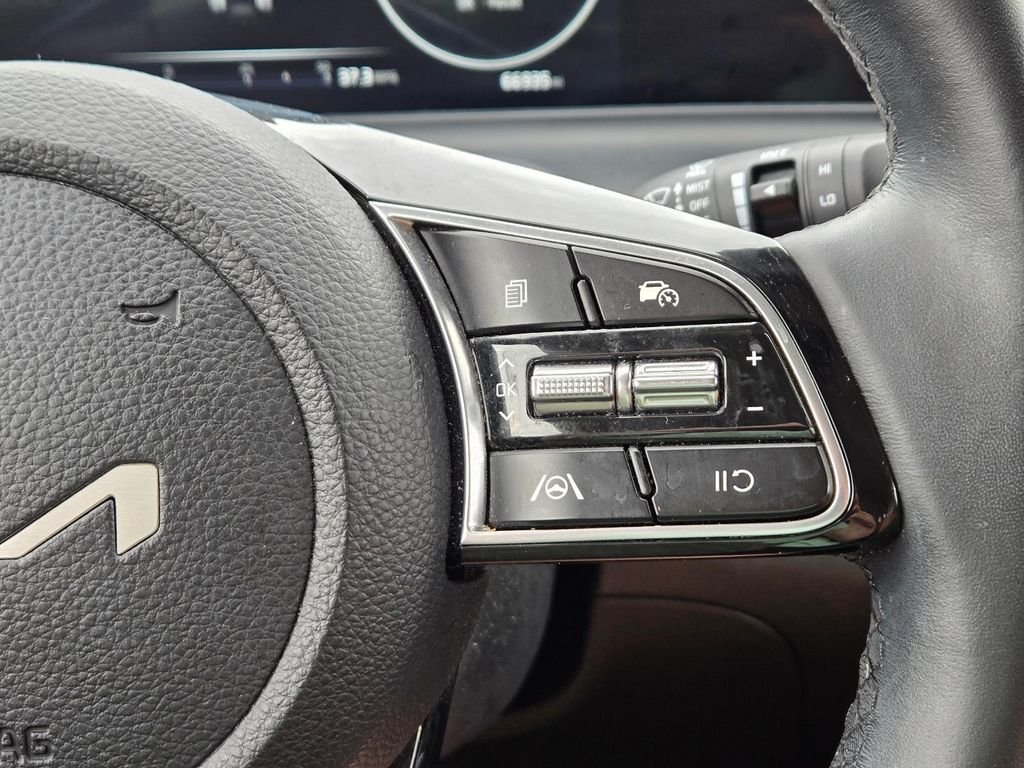 Used 2024 White Kia EX image 22