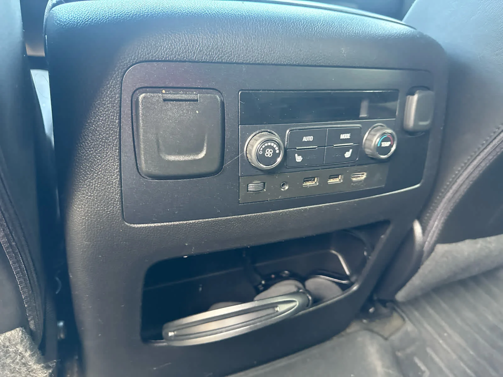 Used 2018 Onyx Black GMC Denali image 18