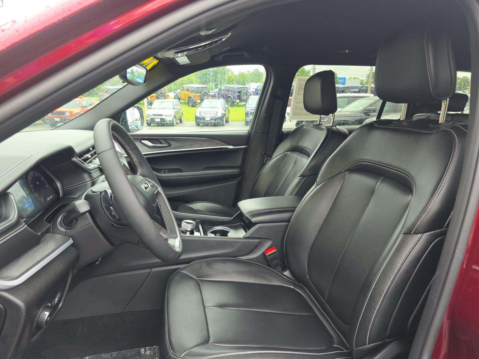 Used 2025 Red Jeep Limited image 3
