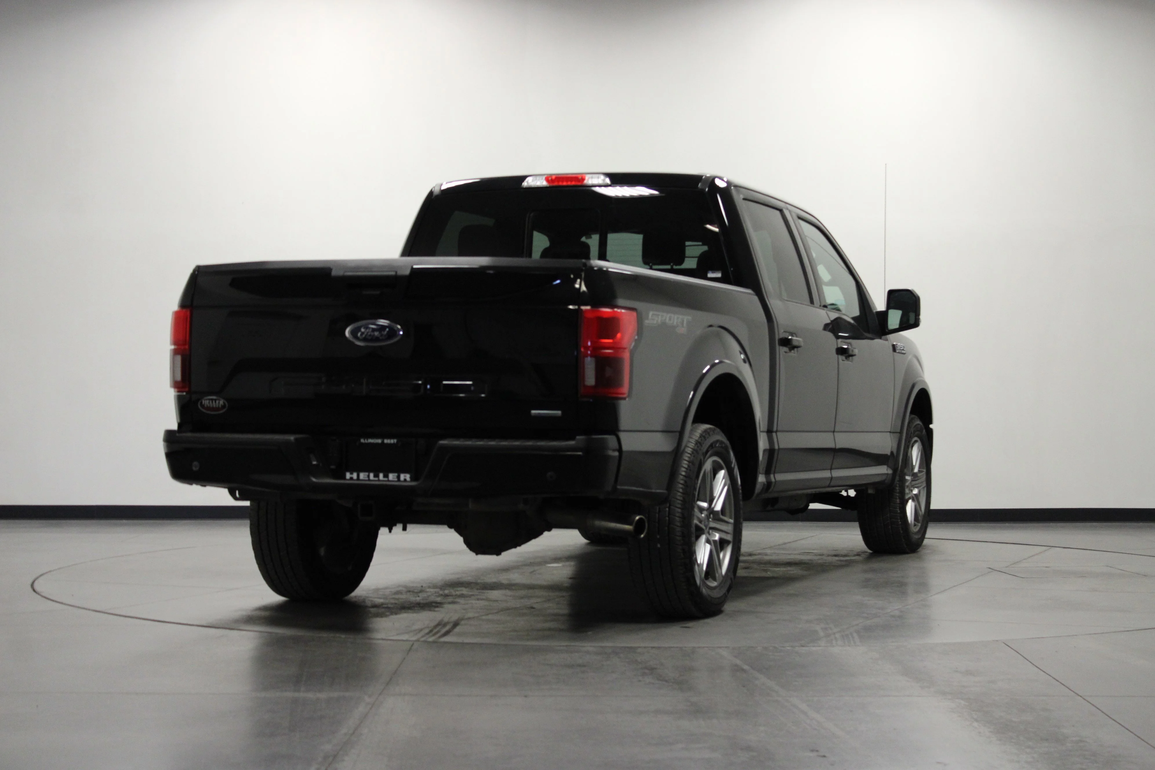 Used 2018 Shadow Black Ford LARIAT image 4