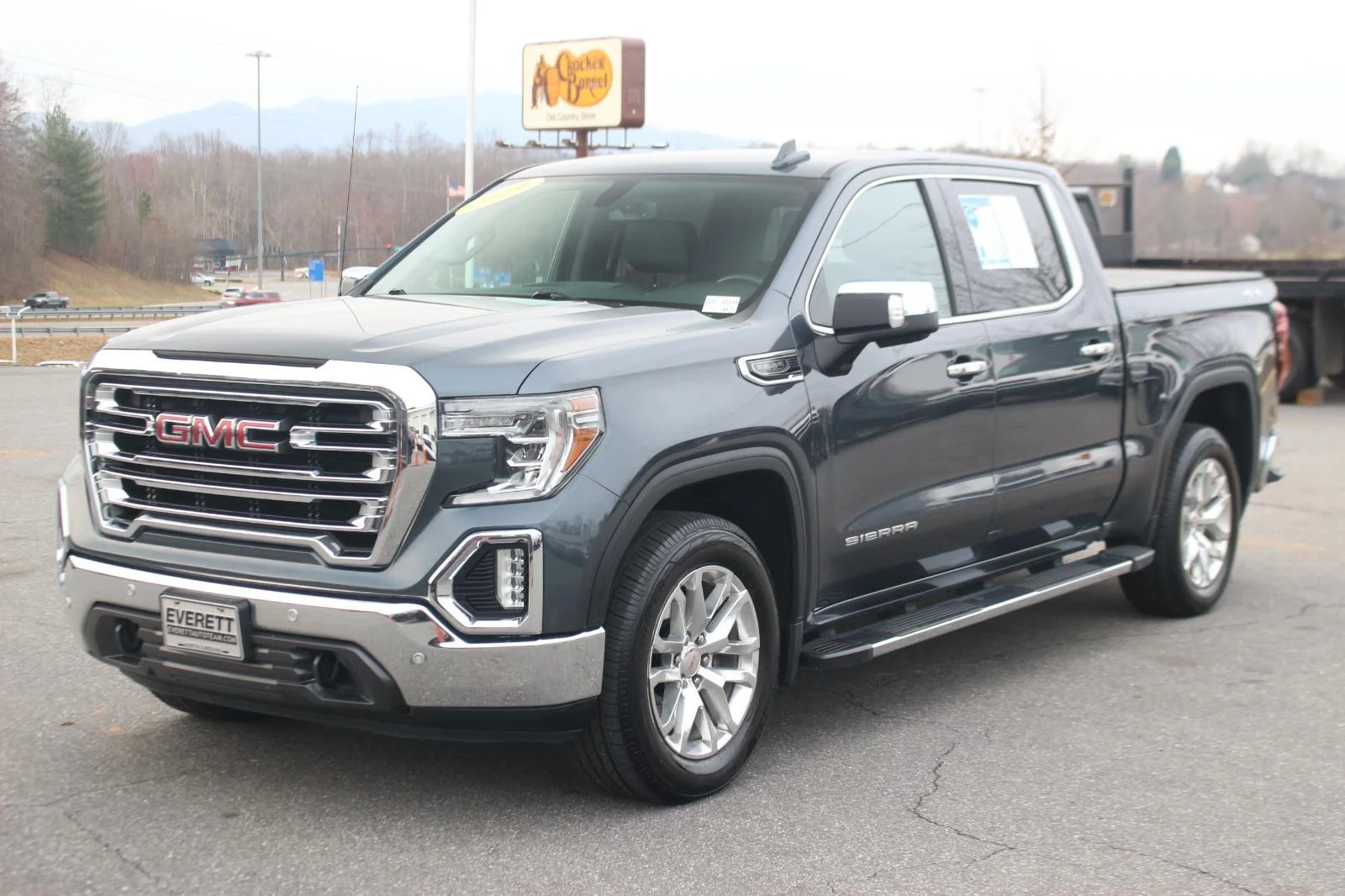 Used 2019 DARK SKY METALLIC GMC SLT image 3