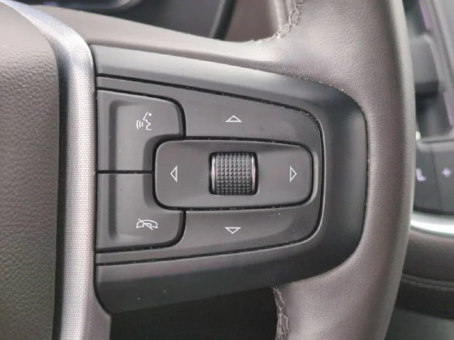 Used 2023 Silver GMC SLT image 18