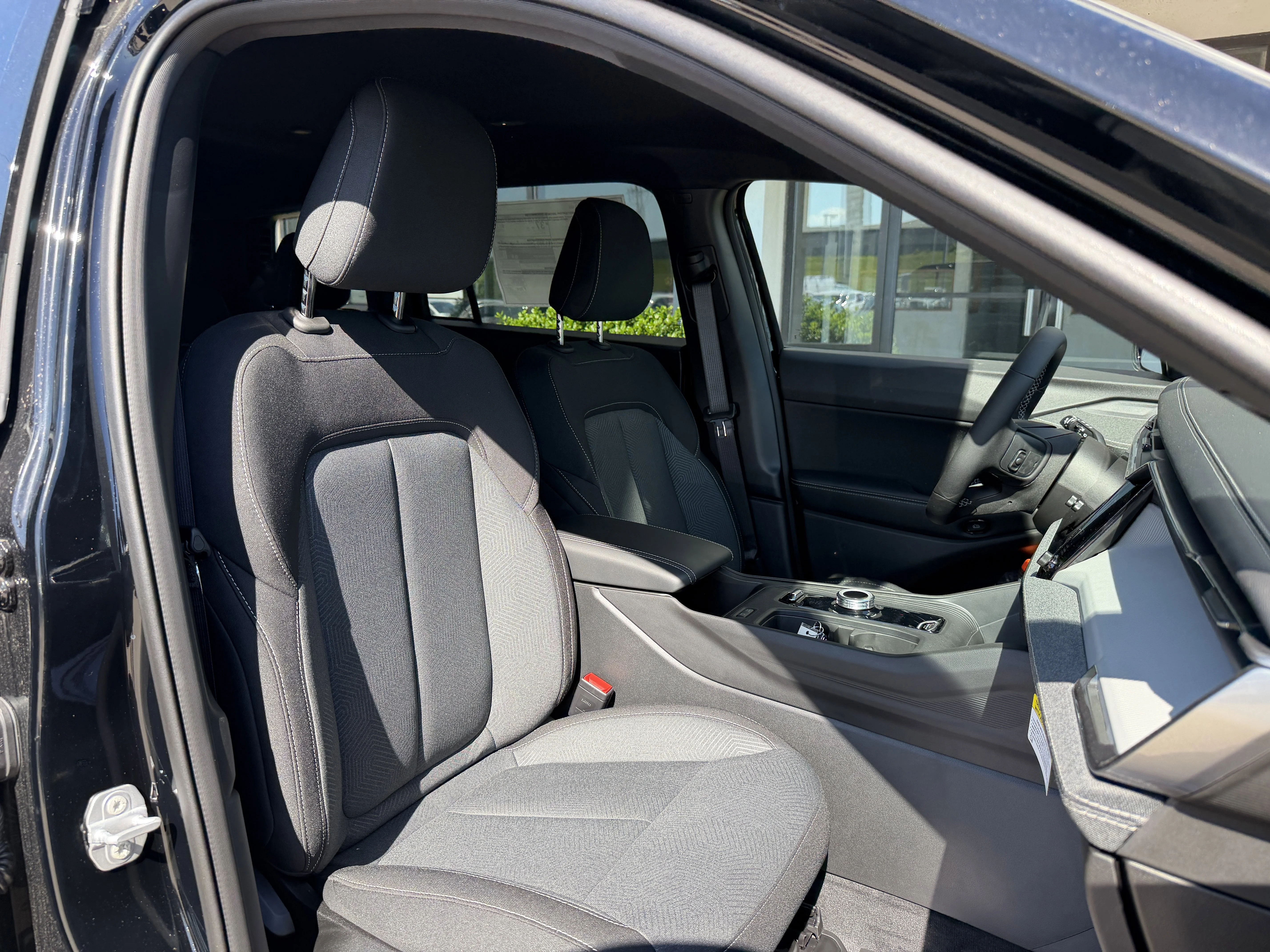 New 2026 Diamond Black Crystal Pearlcoat Jeep Laredo image 22