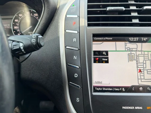 Used 2015 White Lincoln Base image 15