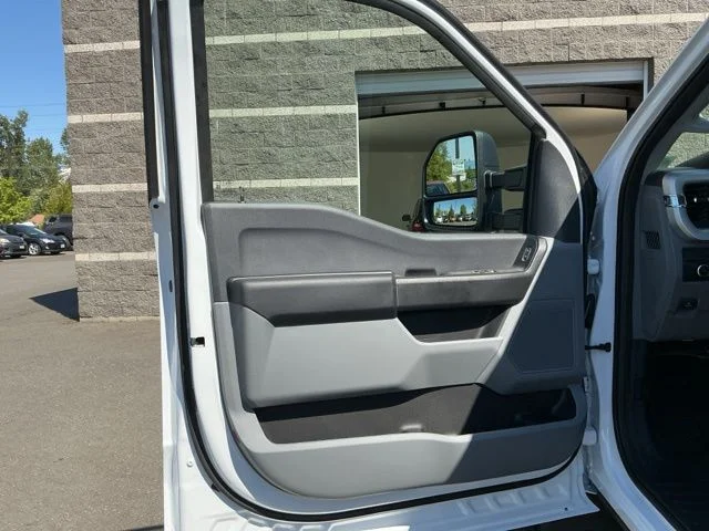 New 2026 Oxford White Ford XL image 9