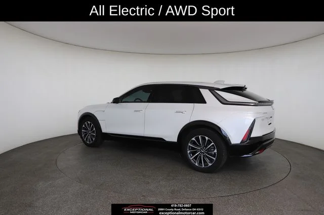 Used 2024 White Cadillac Sport image 10