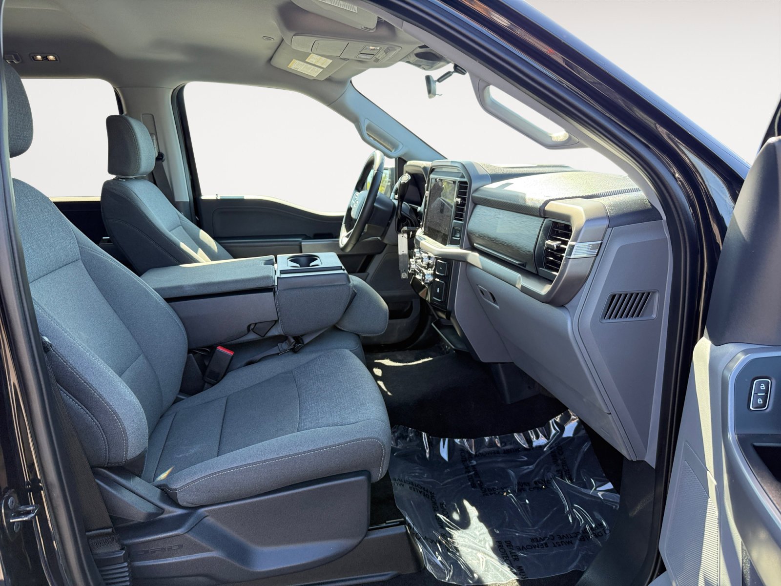 Used 2025 Black Metallic Ford XLT image 19