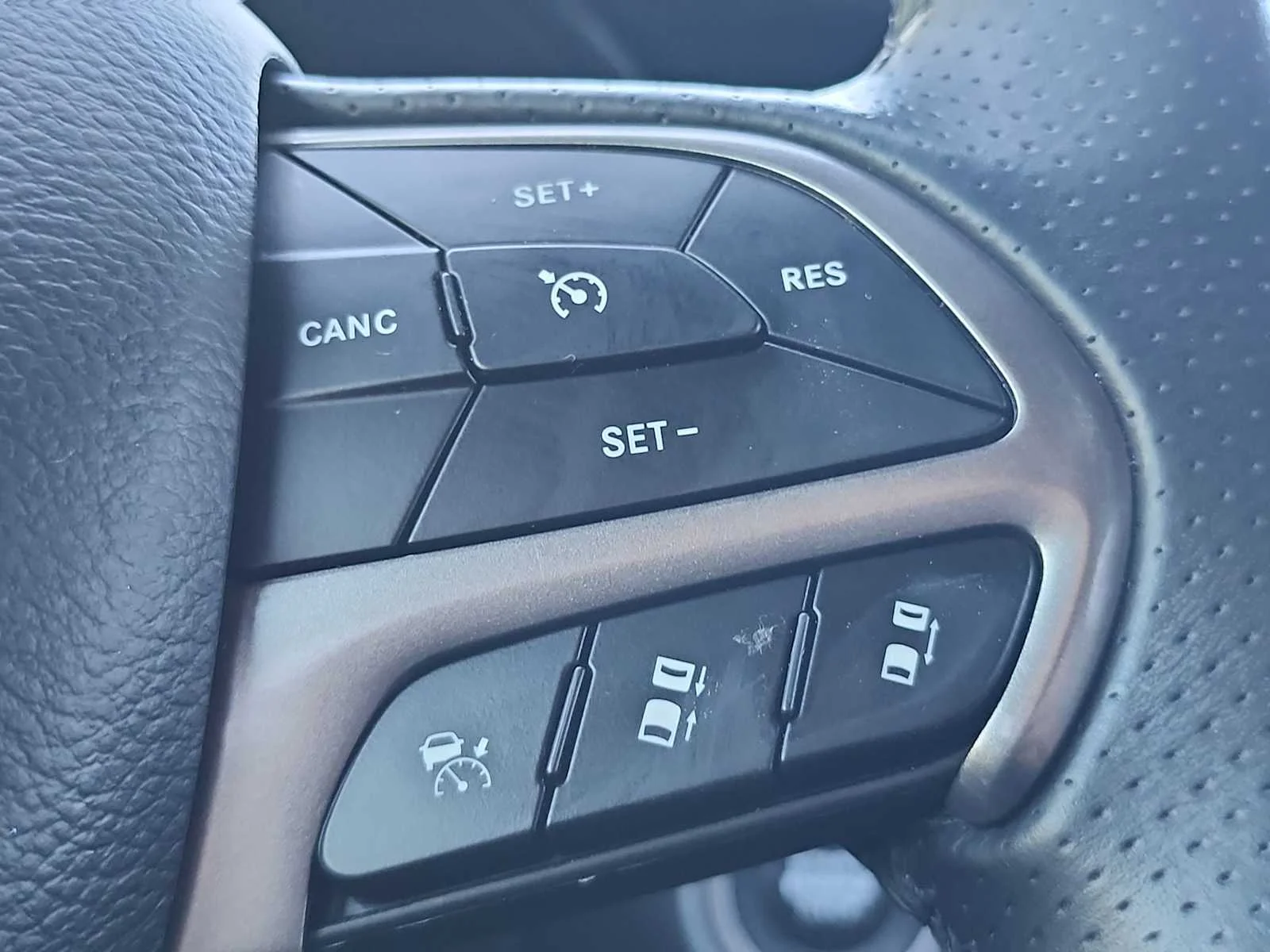Used 2023 DB Black Clearcoat Dodge SXT Launch Edition image 28