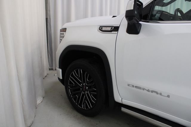 Used 2024 White GMC Denali image 30