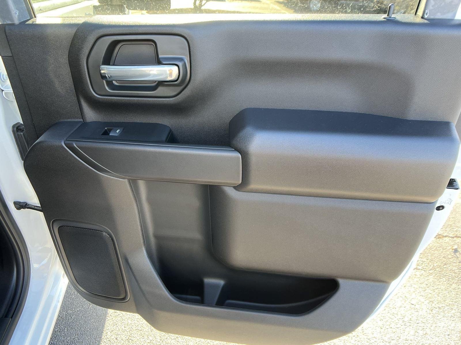 2025 GMC Sierra 3500 Chassis Cab Pro - Photo 16
