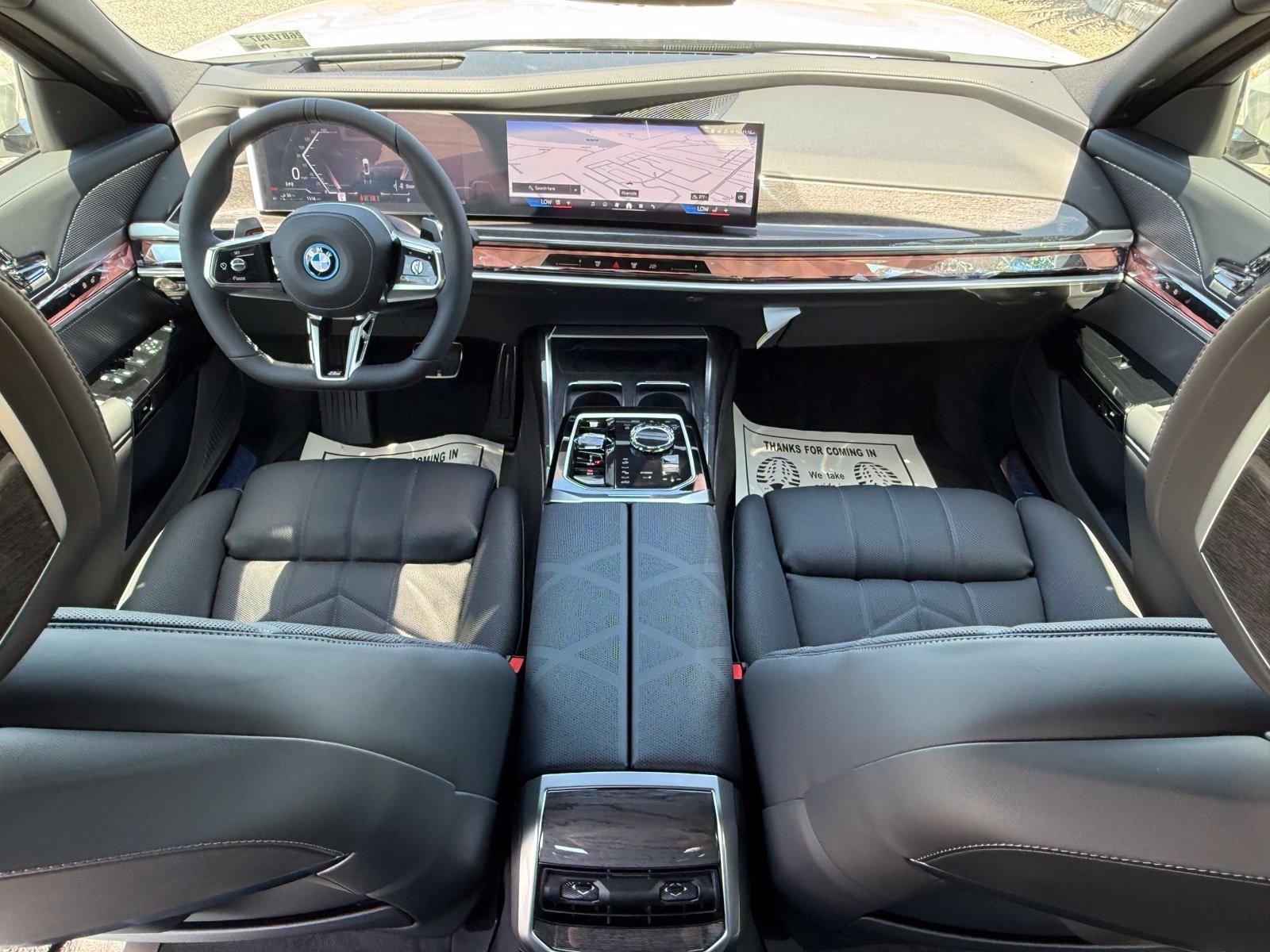 2026 BMW 7 Series 750e - Photo 30