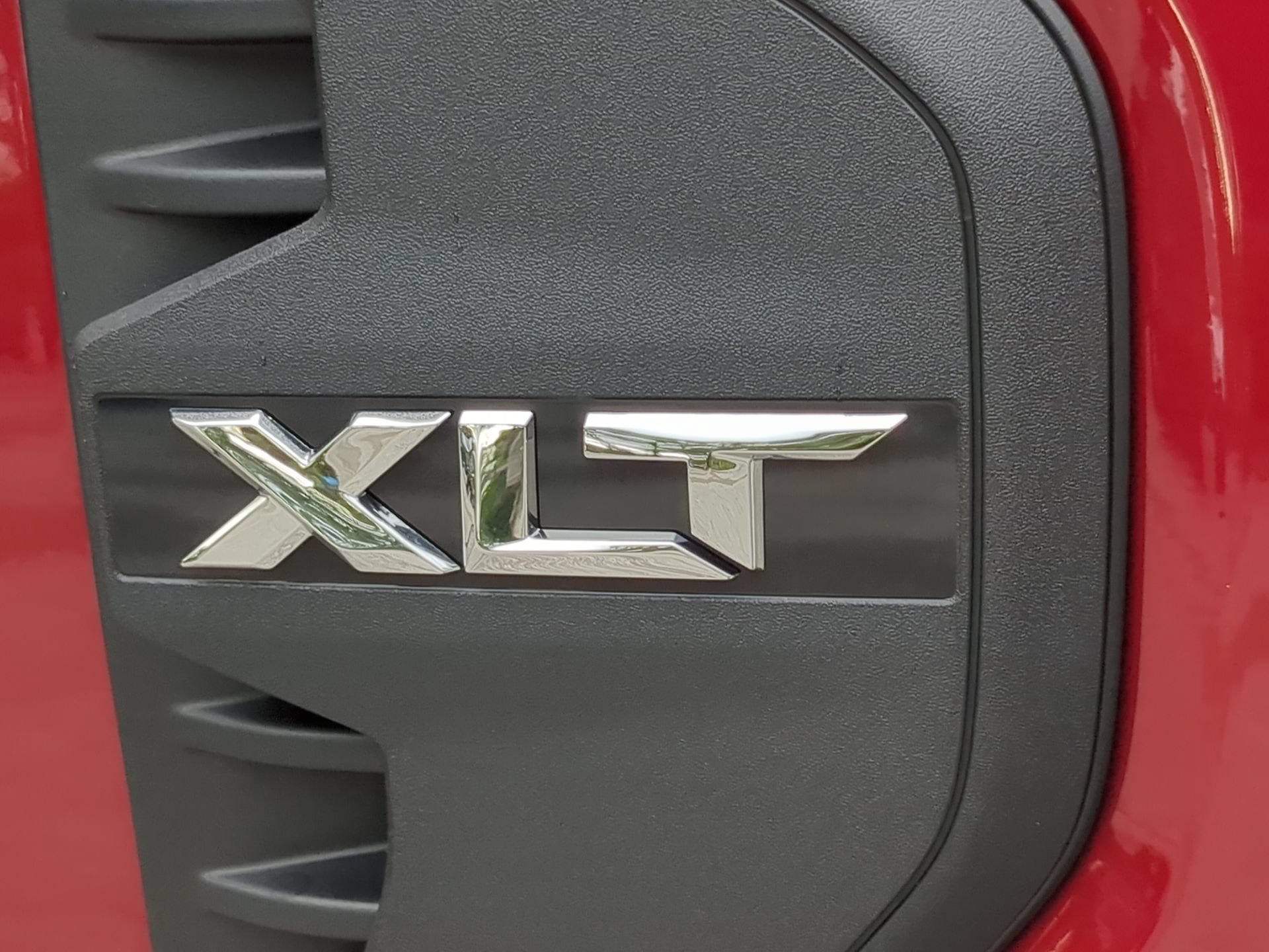 New 2026 Ruby Red Metallic Tinted Clearcoat Ford XLT image 44