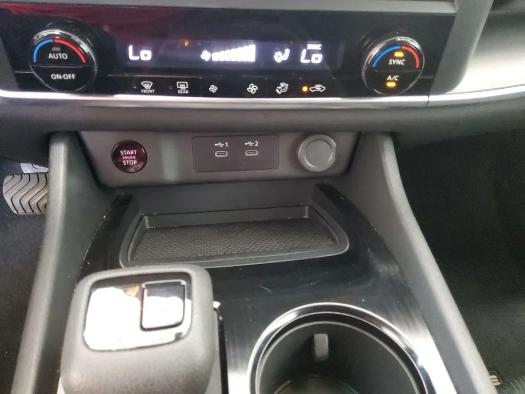 Used 2025 Silver Nissan SV image 26