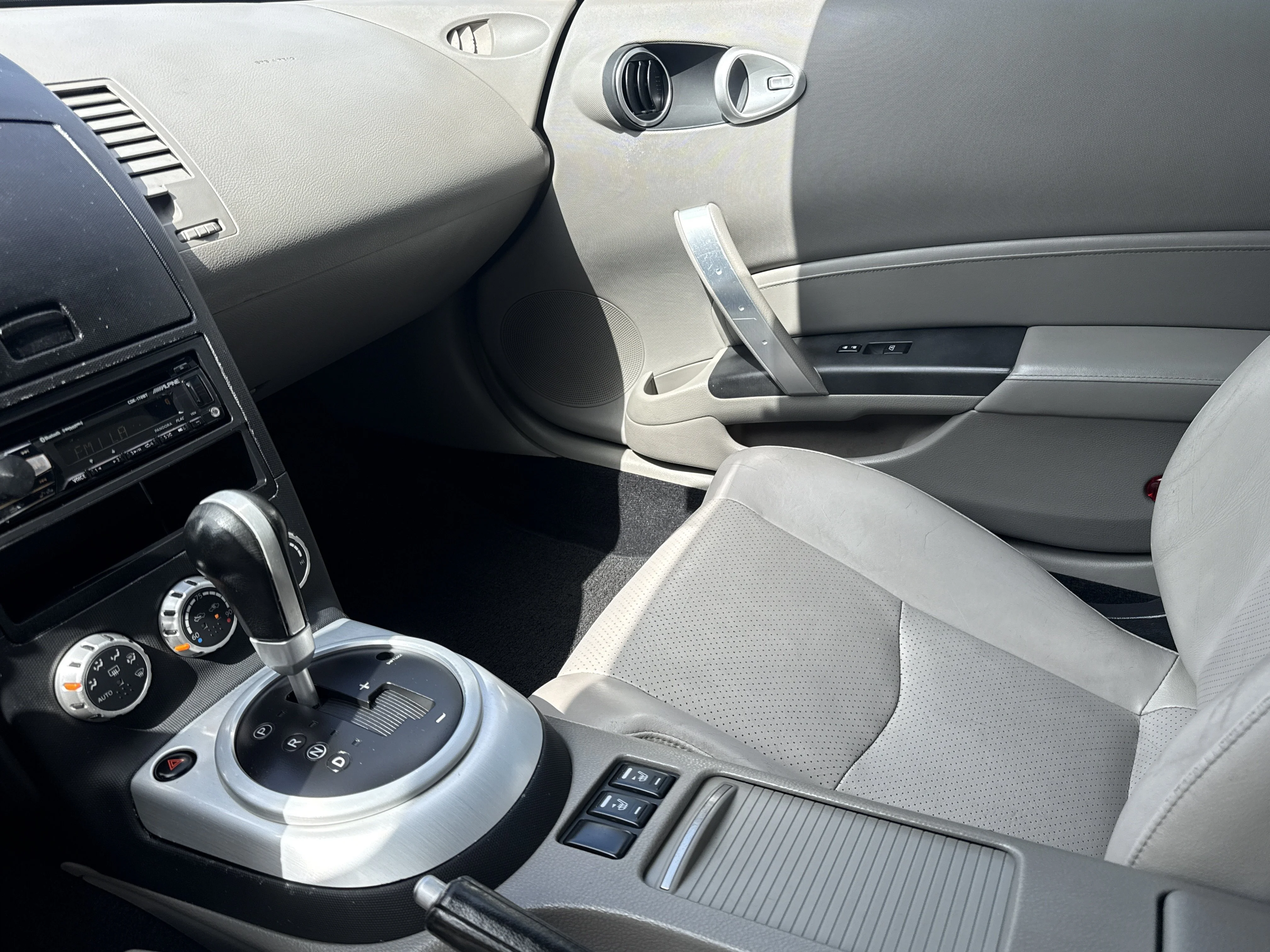Used 2007 Carbon Silver Metallic Nissan Touring image 17