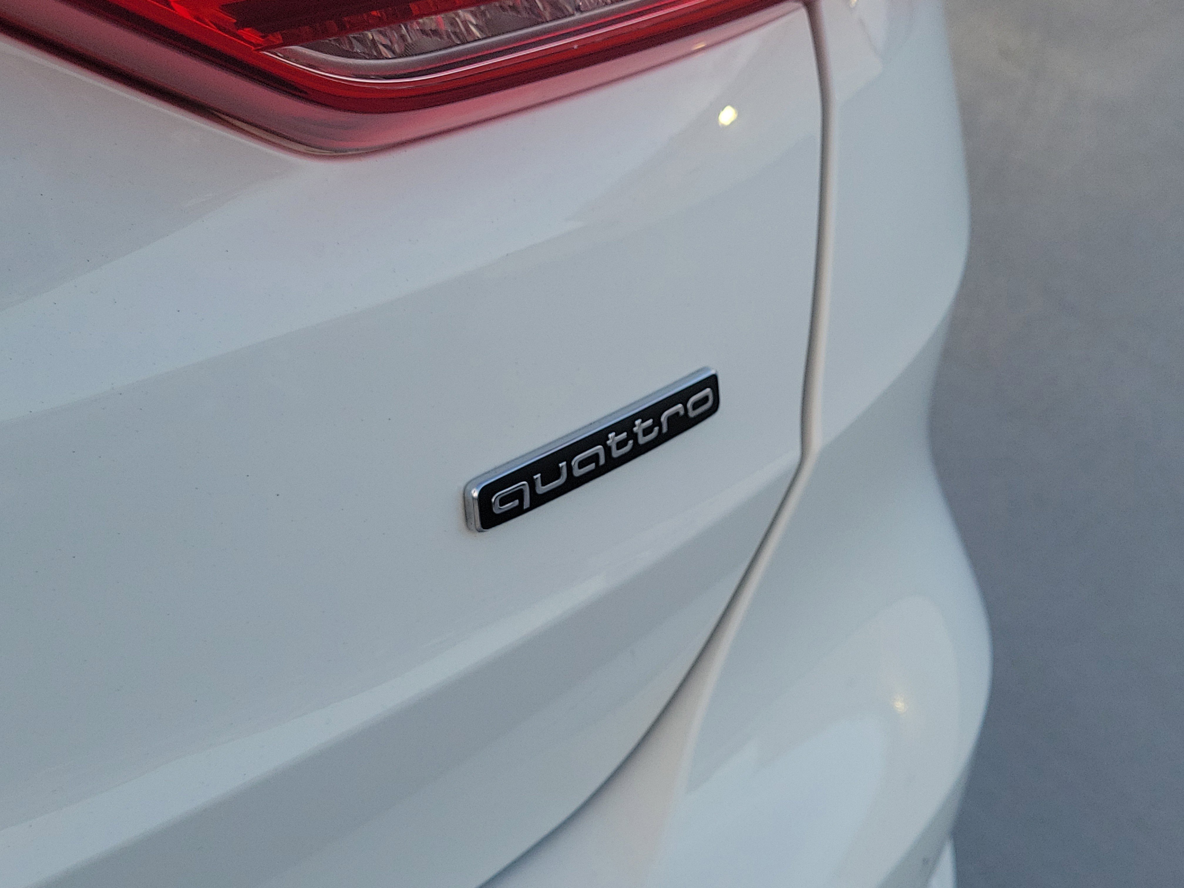 Used 2024 White Audi S line Premium image 9