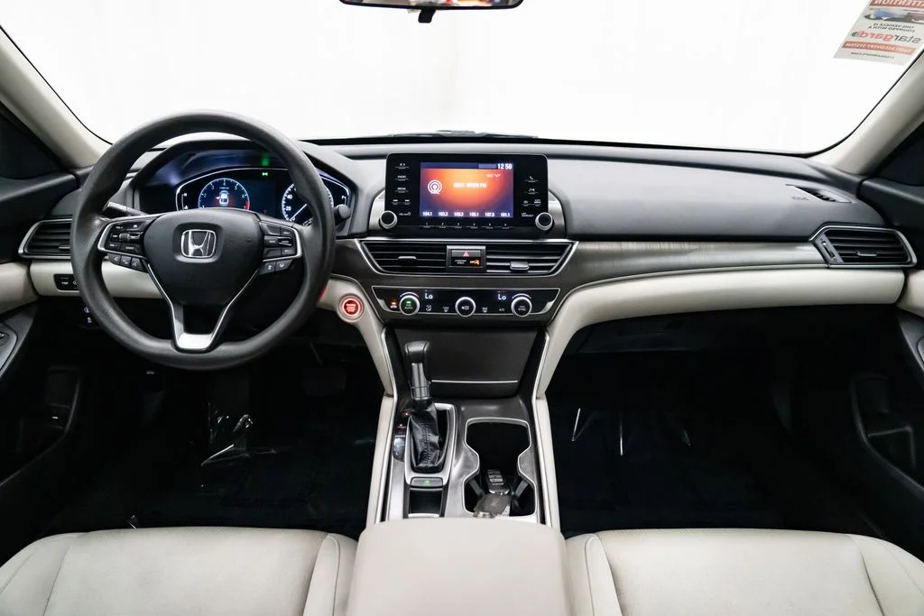 Used 2018  Honda LX image 9