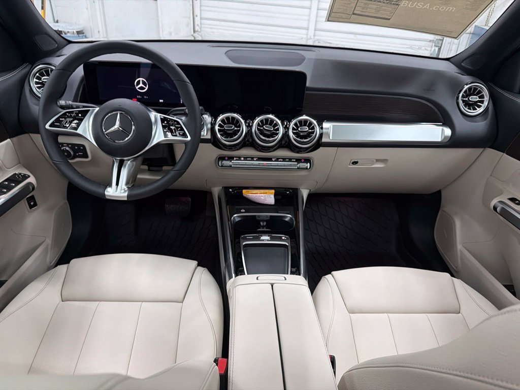 Used 2026 Black Mercedes-Benz GLB 250 image 21