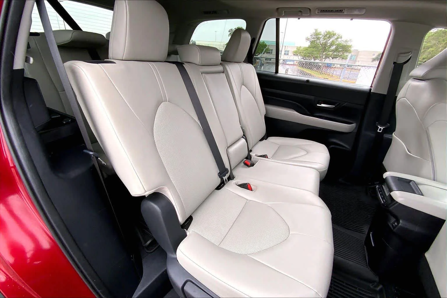 Used 2024 Ruby Flare Pearl Toyota XLE image 19