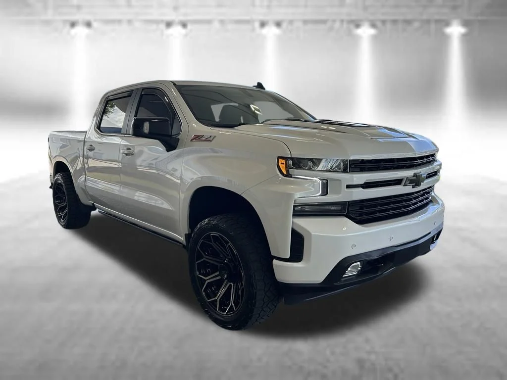 Used 2021 White Chevrolet RST image 2