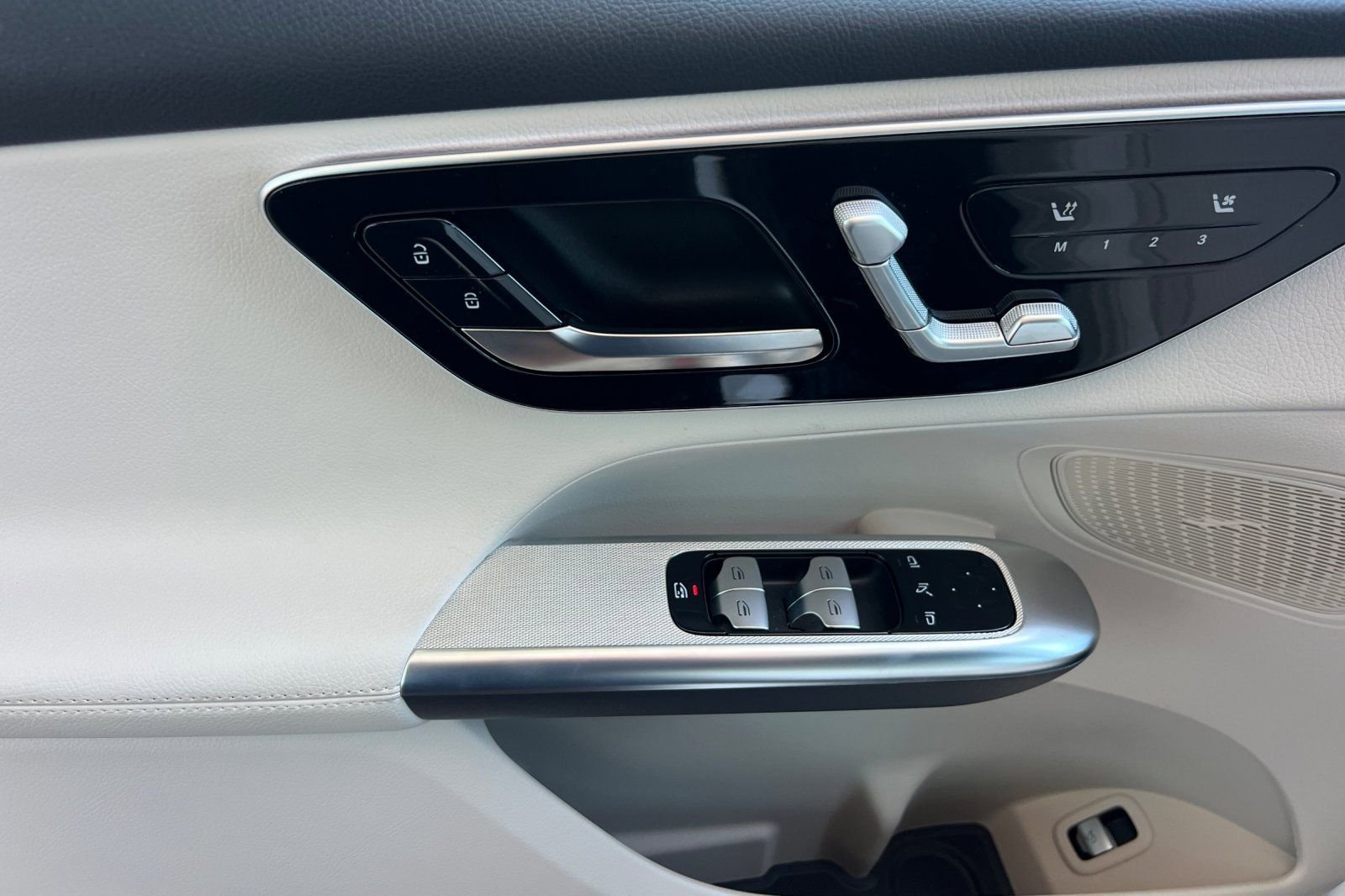 Certified Used 2026 Polar White Mercedes-Benz 300 image 15