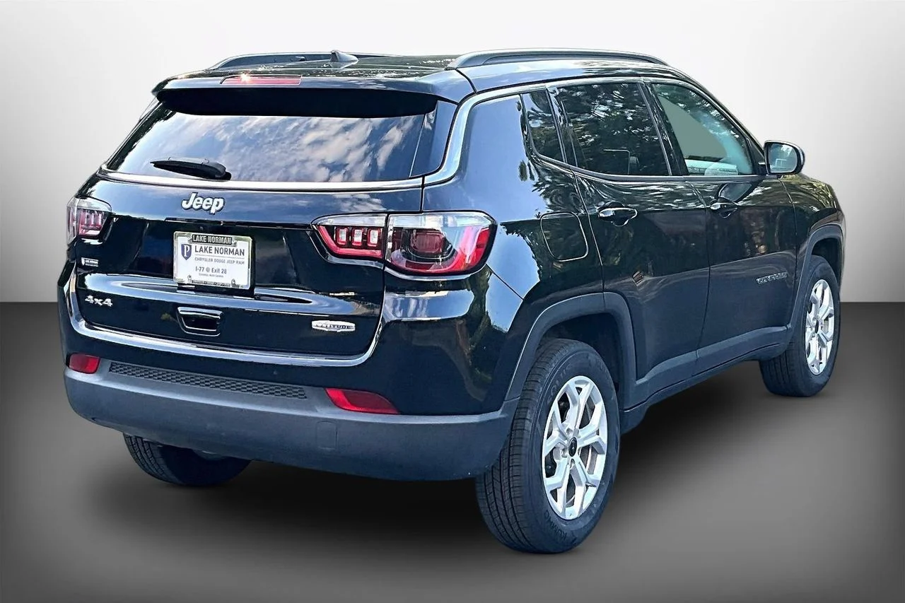 Certified Used 2025 Black Jeep Latitude image 8