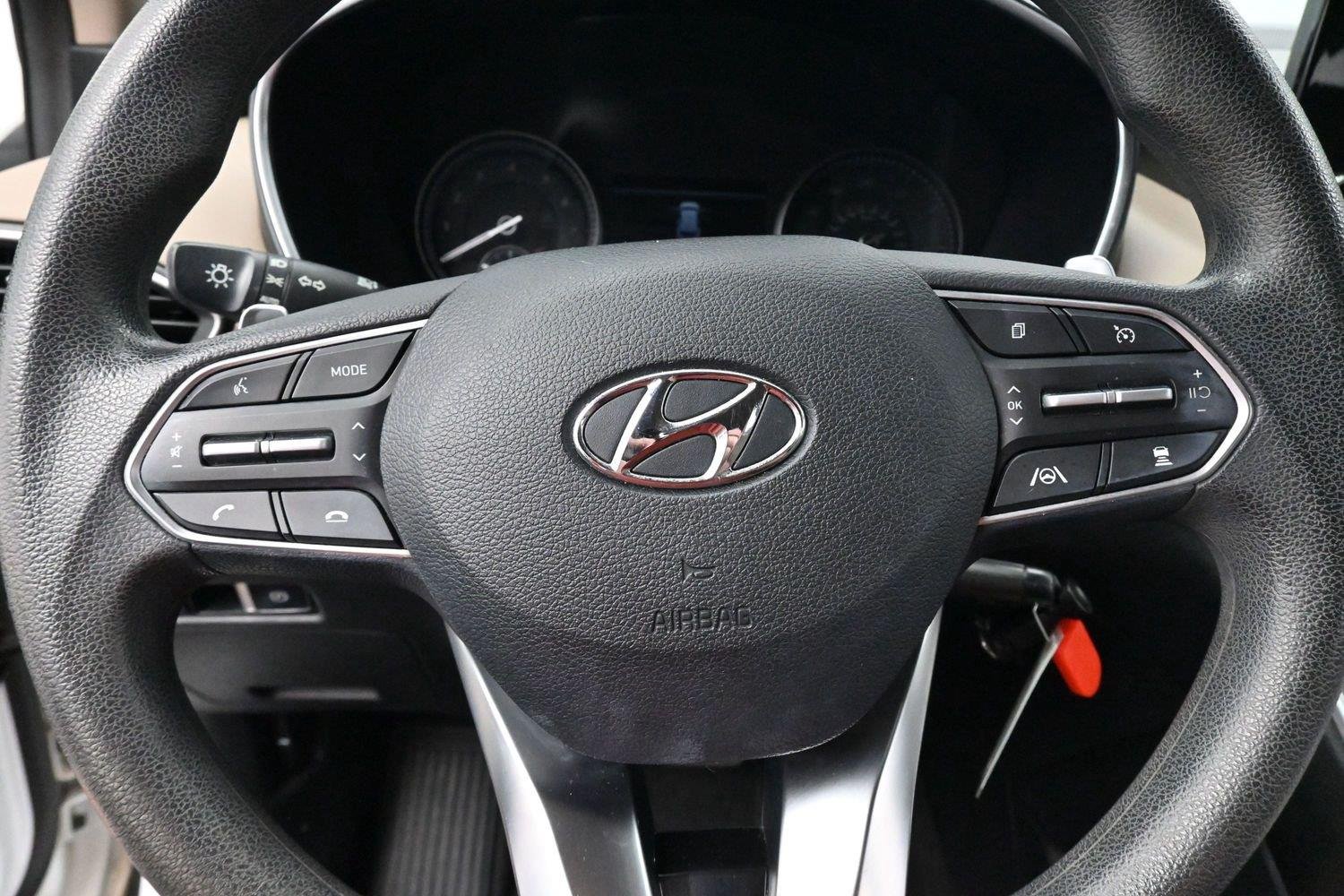 Used 2022 Quartz White Hyundai SE image 16