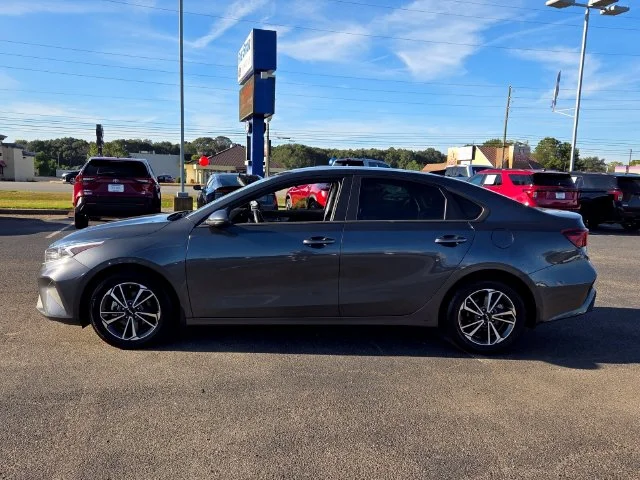 Used 2022 Gray Kia LXS image 4