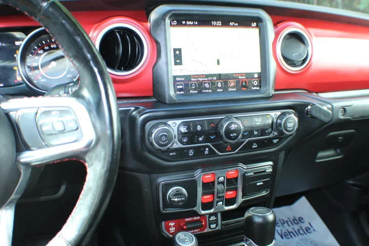 Used 2022 Granite Crystal Metallic Clearcoat Jeep Rubicon image 8