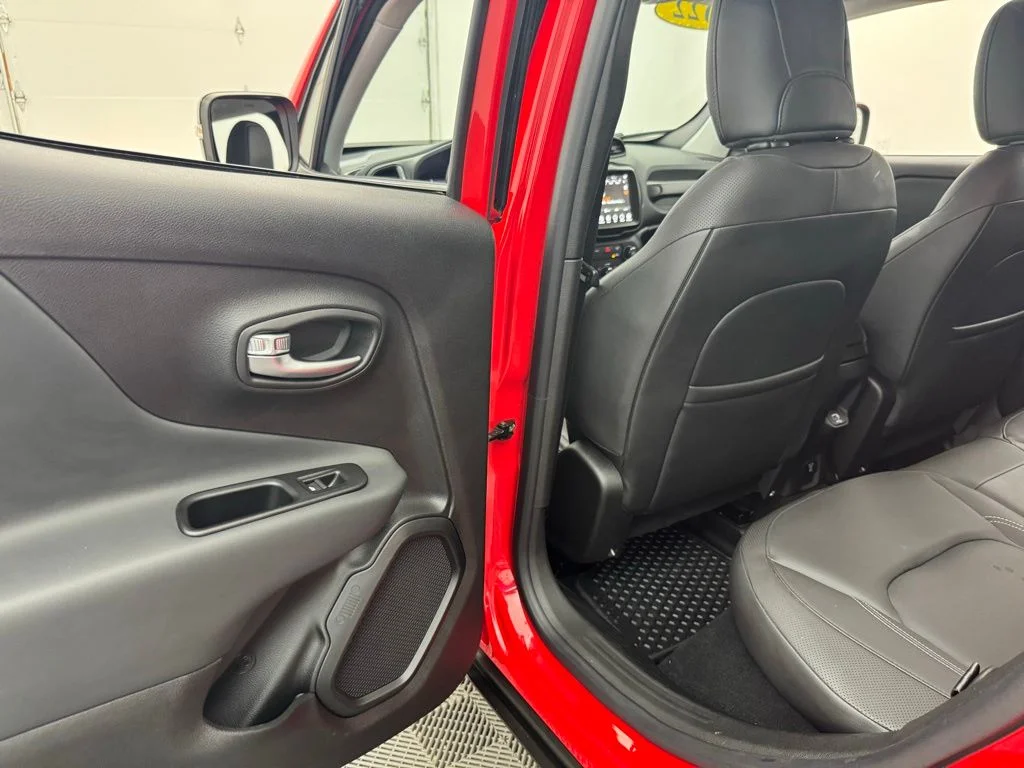 Used 2022 Colorado Red Clearcoat Jeep Limited image 37