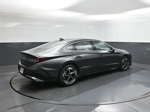 Used 2024 Gray Hyundai SEL image 8