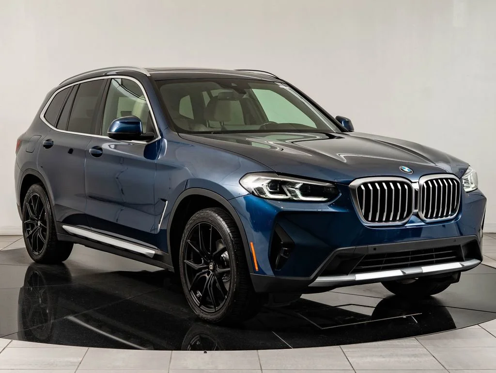 Used 2022 Phytonic Blue Metallic BMW xDrive30i image 12