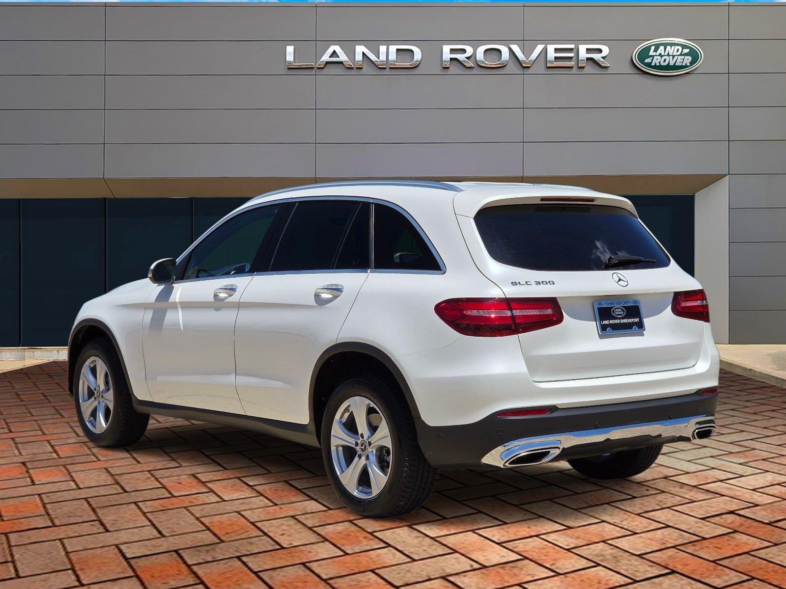 Used 2018 designo Diamond White Metallic Mercedes-Benz GLC 300 image 6