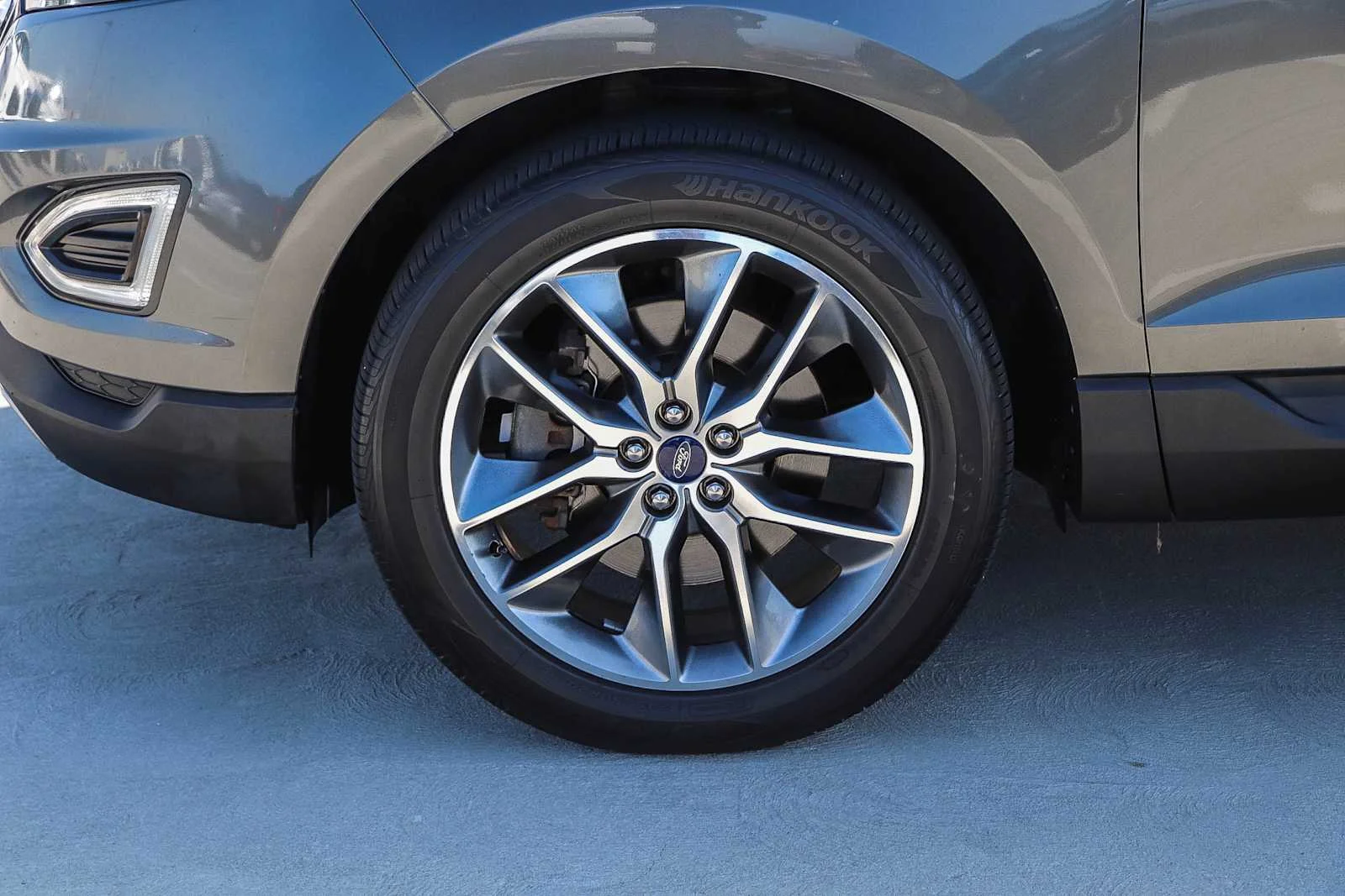 Used 2016 Magnetic Metallic Ford Titanium image 10