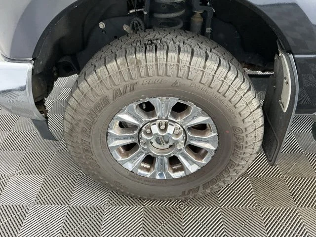 Used 2017 Shadow Black Ford XLT image 7
