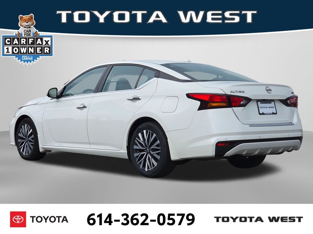 Used 2023 White Nissan 2.5 SV image 9