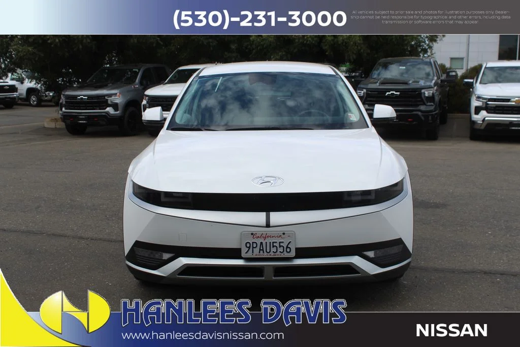 Used 2024 White Hyundai SEL image 4