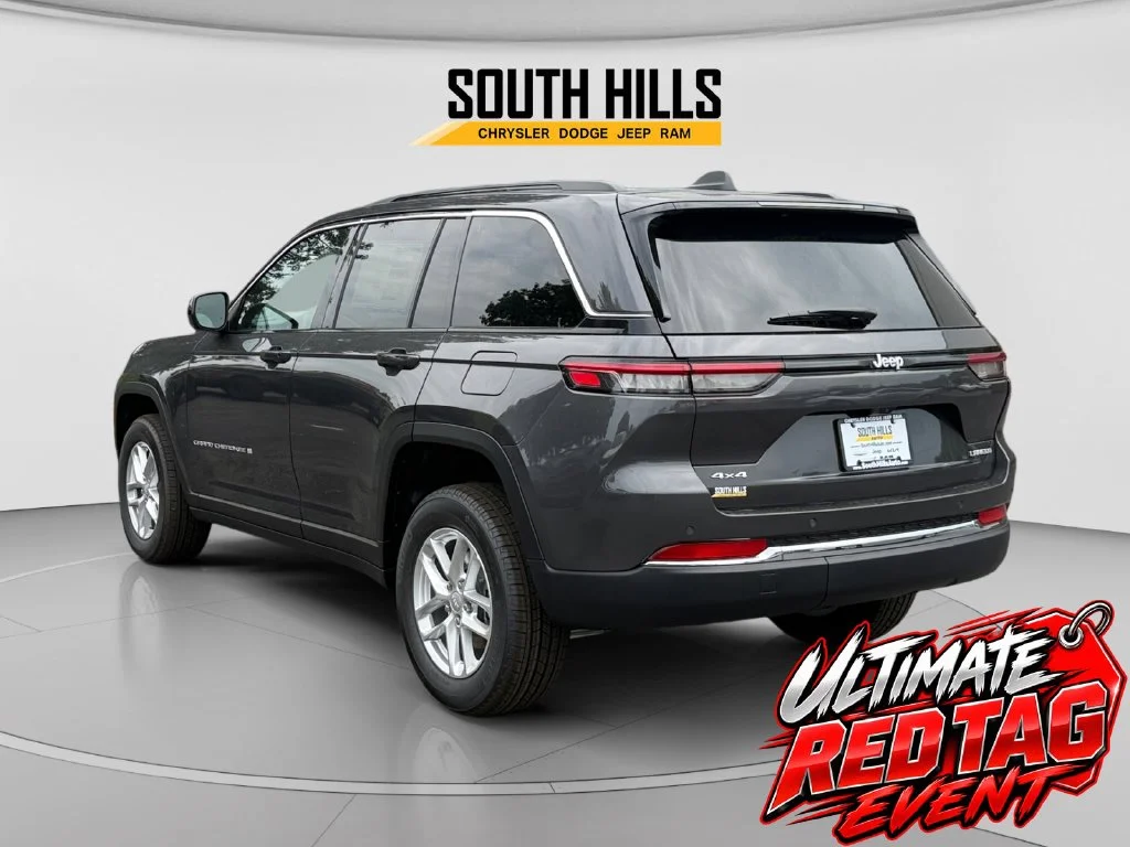 New 2026 Baltic Gray Metallic Clear-Coat Exterior Paint Jeep Laredo image 3