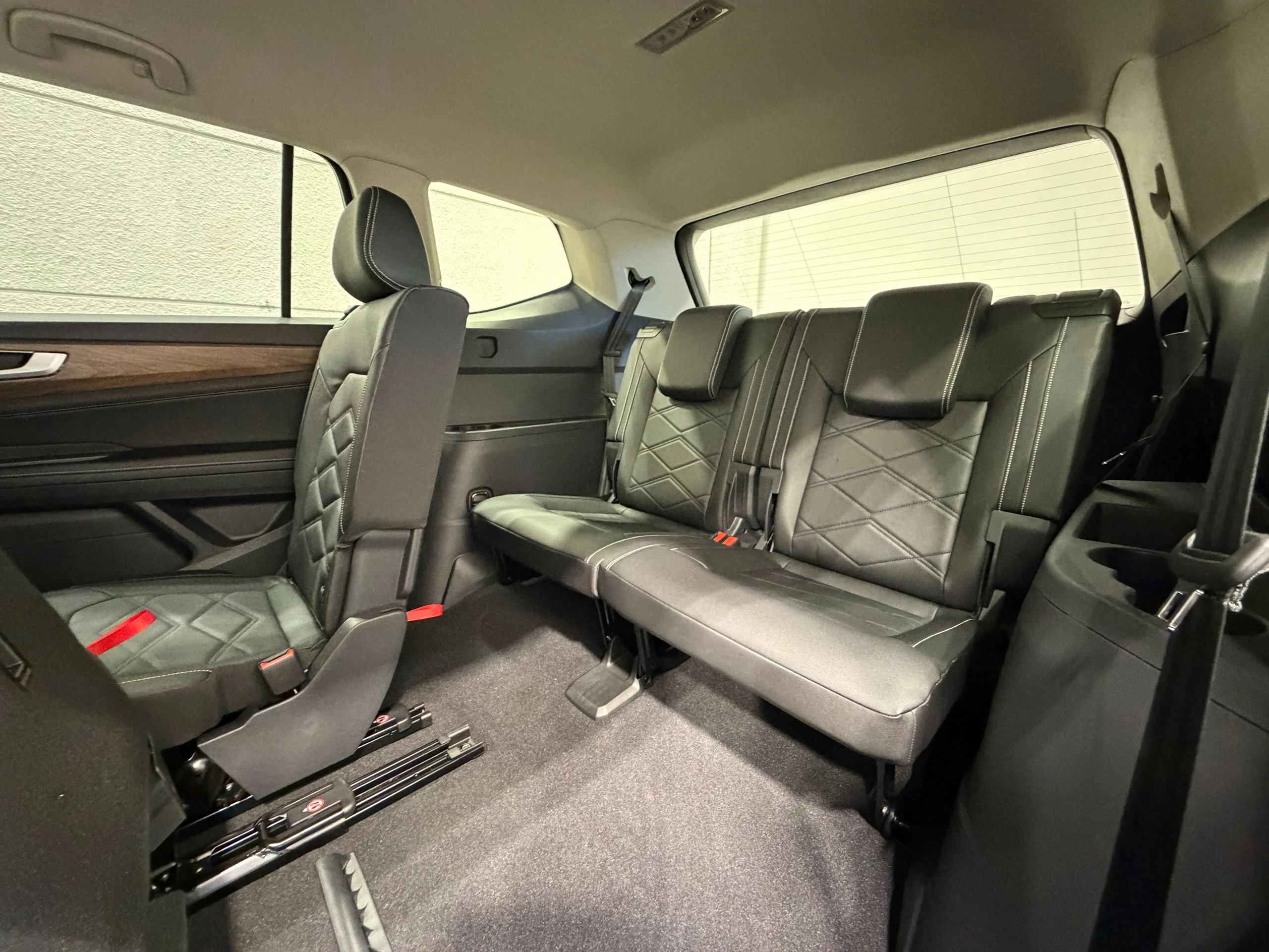 New 2026 Black Volkswagen 2.0T SE image 24