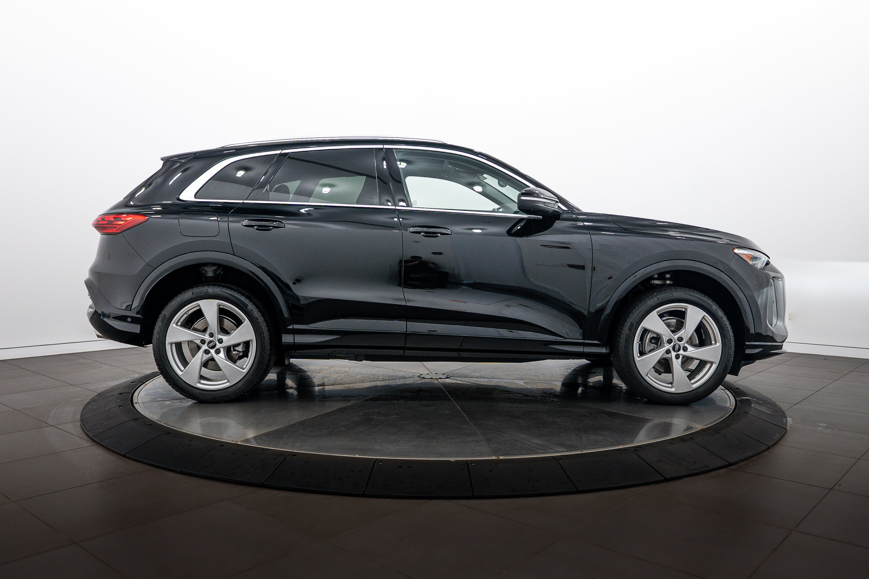 Used 2025 Mythos Black Metallic Audi Premium Plus image 3