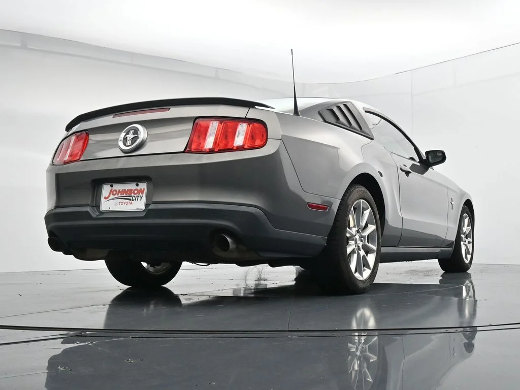 Used 2011  Ford V6 Premium image 29