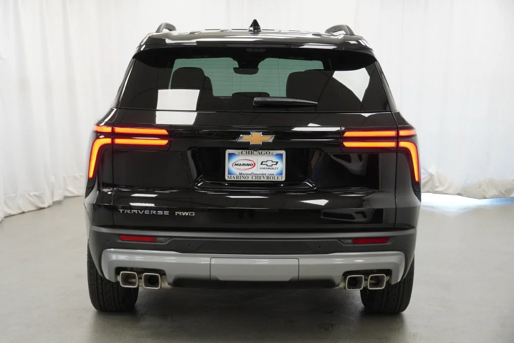 New 2027 Mosaic Black Metallic Chevrolet LT image 14