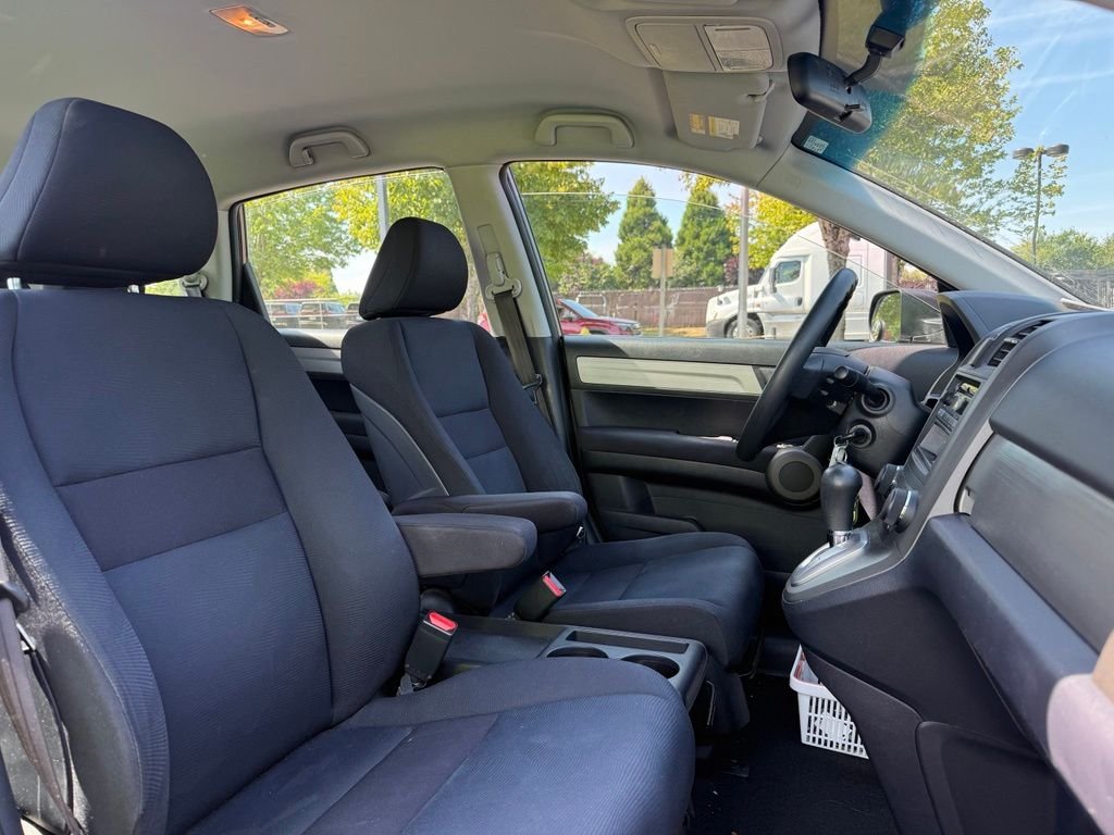 Used 2010 Urban Titanium Metallic Honda LX image 20